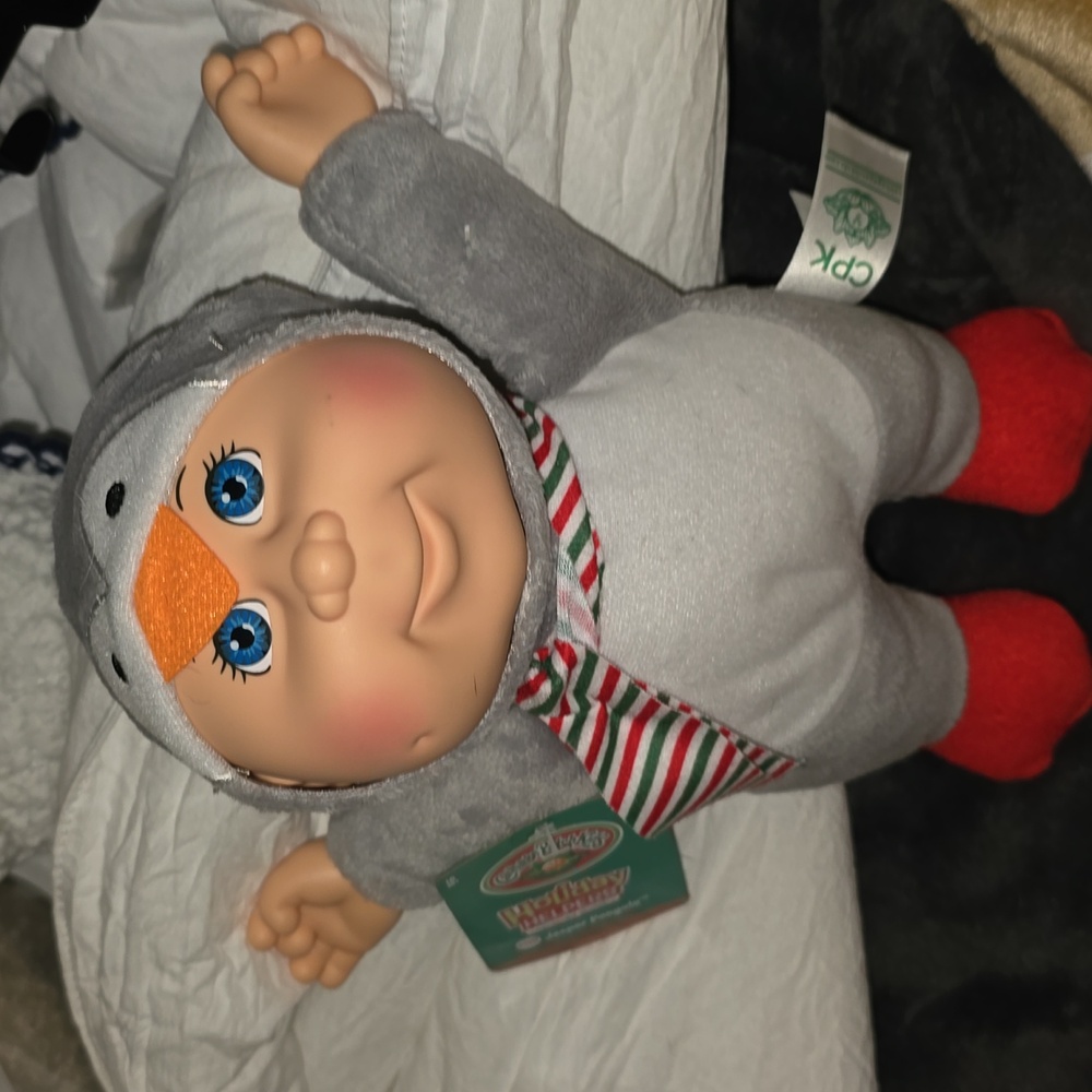 2019 NEW- NEVER USED W/TAGS CABBAGE PATCH HOLIDAY HELPERS!